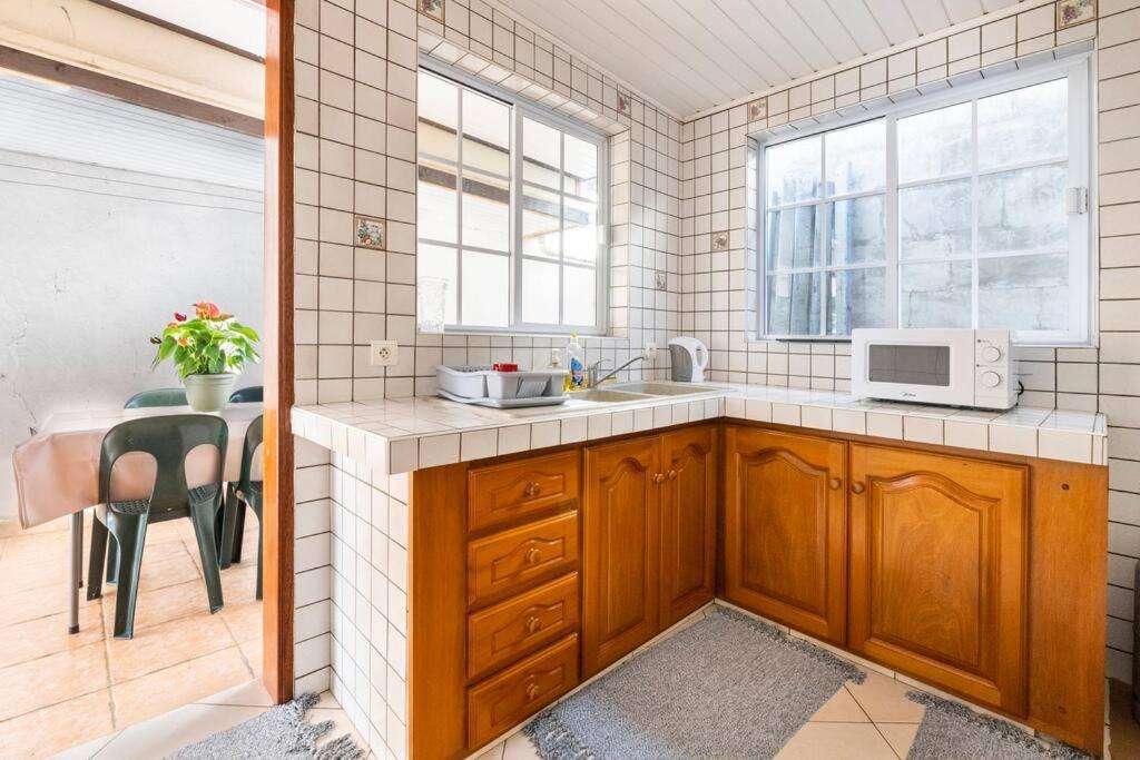 Chaine Lodge Maison Entiere Free Parking & Wifi 3Min De L'Aeroport Faaa Luaran gambar