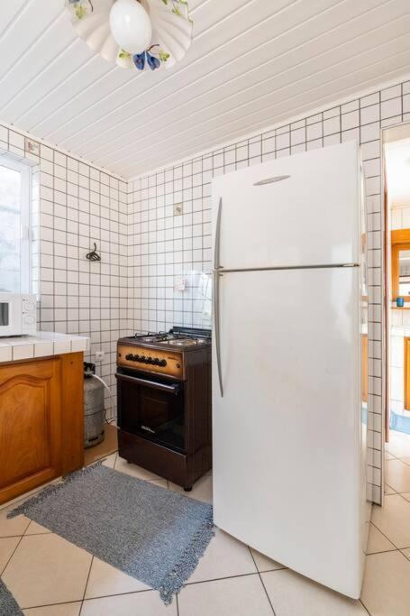 Chaine Lodge Maison Entiere Free Parking & Wifi 3Min De L'Aeroport Faaa Luaran gambar