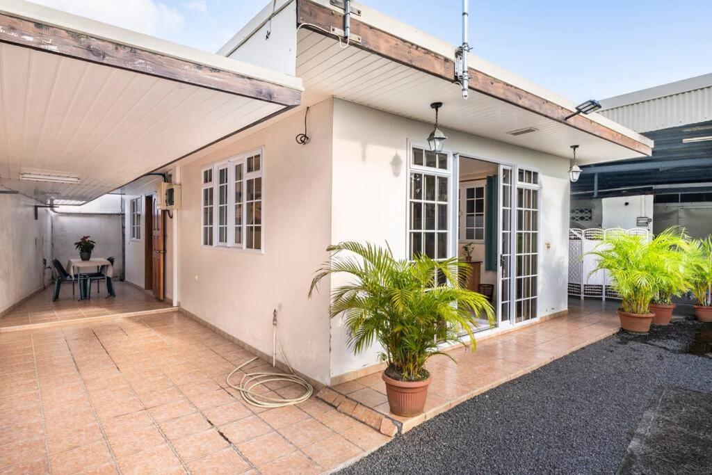 Chaine Lodge Maison Entiere Free Parking & Wifi 3Min De L'Aeroport Faaa Luaran gambar